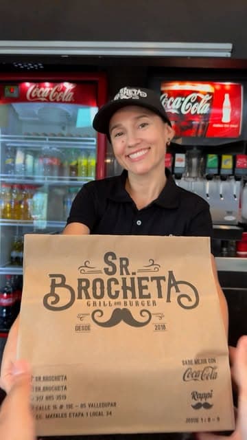 Pedido empacado con el logo de Sr. Brocheta
